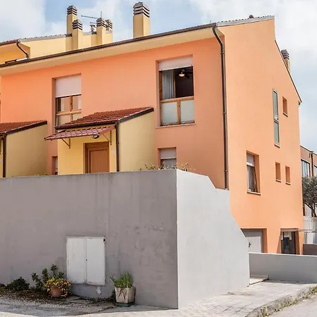 S305 - Sirolo, Deliziosa Con Portico Lejlighed *