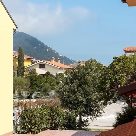 Apartment S305 - Sirolo, Deliziosa Con Portico