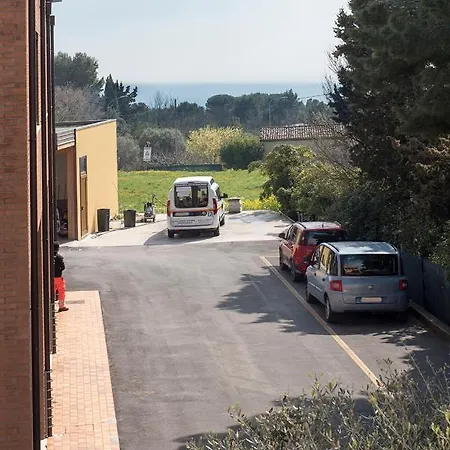 S305 - Sirolo, Deliziosa Con Portico